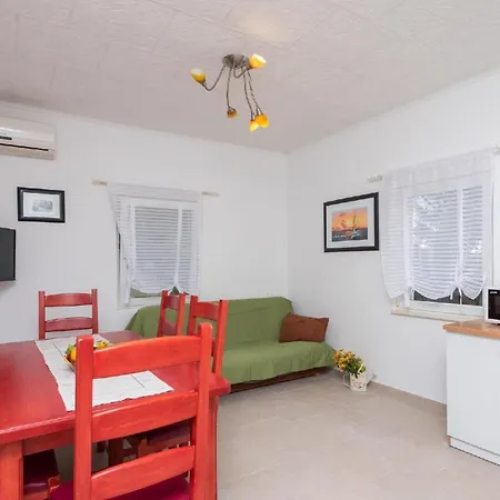 Ferienwohnung Fuer 7 Personen Ca 90 Qm In Stankovic Bei Orebic, Dalmatien Sueddalmatien * Jurjević